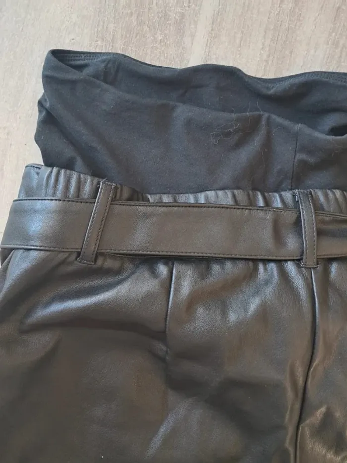 Short maternité simili cuir kiabi 44 - photo numéro 5