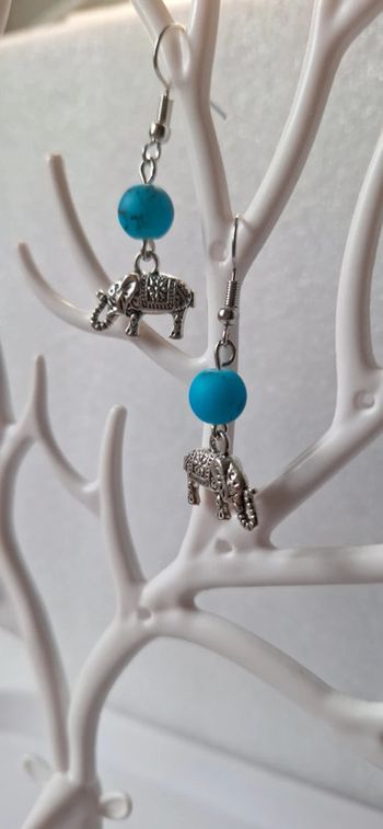 Boucles d'oreilles éléphant perle bleu