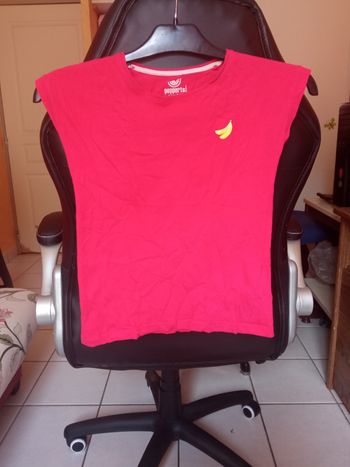 Tee shirt manche courte motif banane 🍌 taille  10 ans