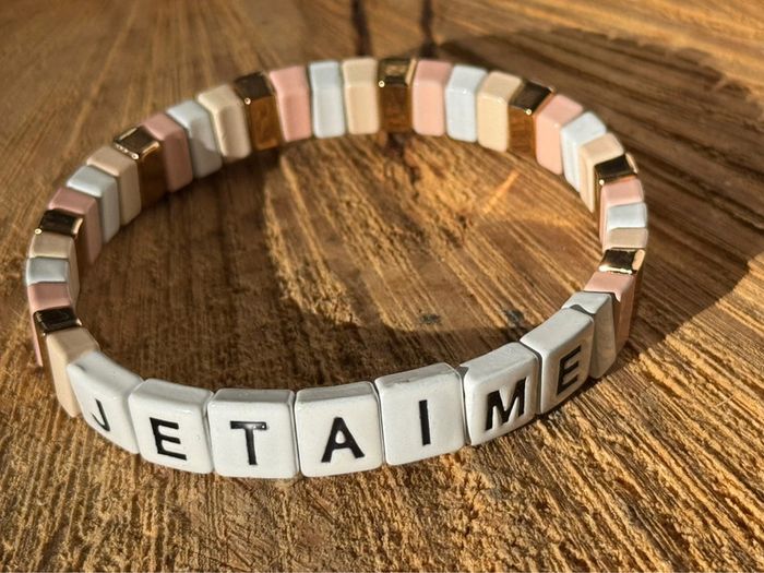 Bracelet élastique perles carrées or blanches roses je t’aime Mile Mila - photo numéro 2