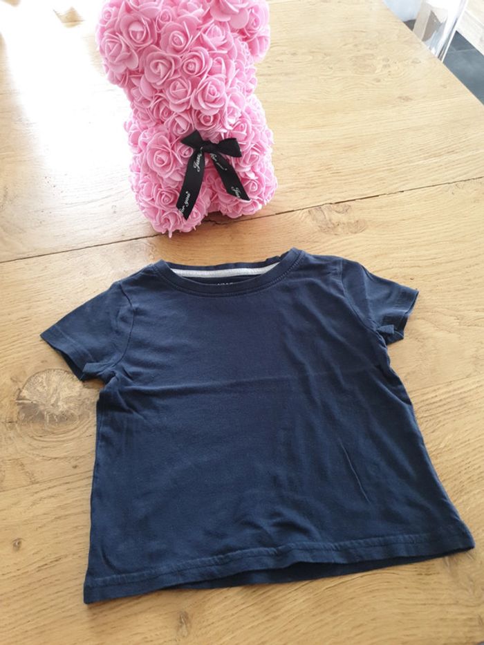 T-shirt bleu marine manches courtes 3ans