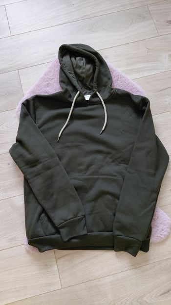 Pull à capuche Chevgnon neuf xl