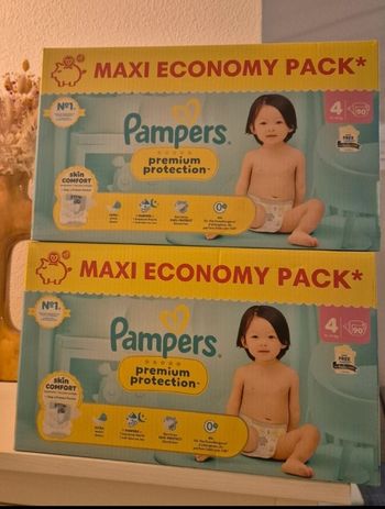 180 couches Pampers taille 4 premium