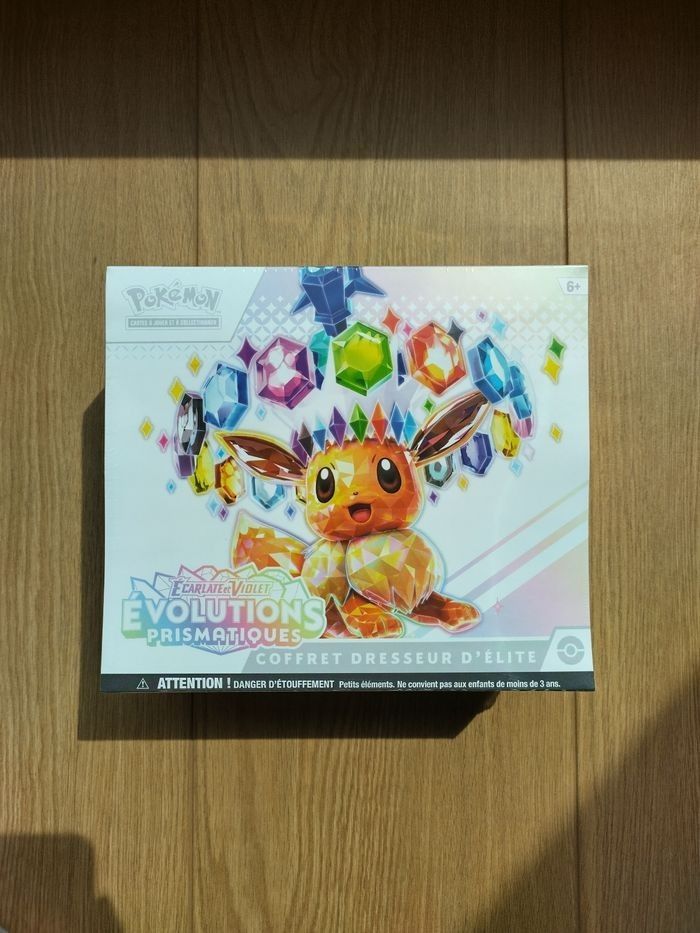 ETB Pokémon Ev8.8 Évolution prismatique