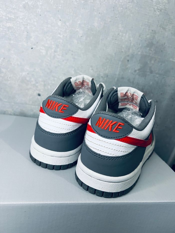 Nike Dunk Low gris / blanc / rouge – Taille 36,5 – État quasi neutre - photo numéro 4