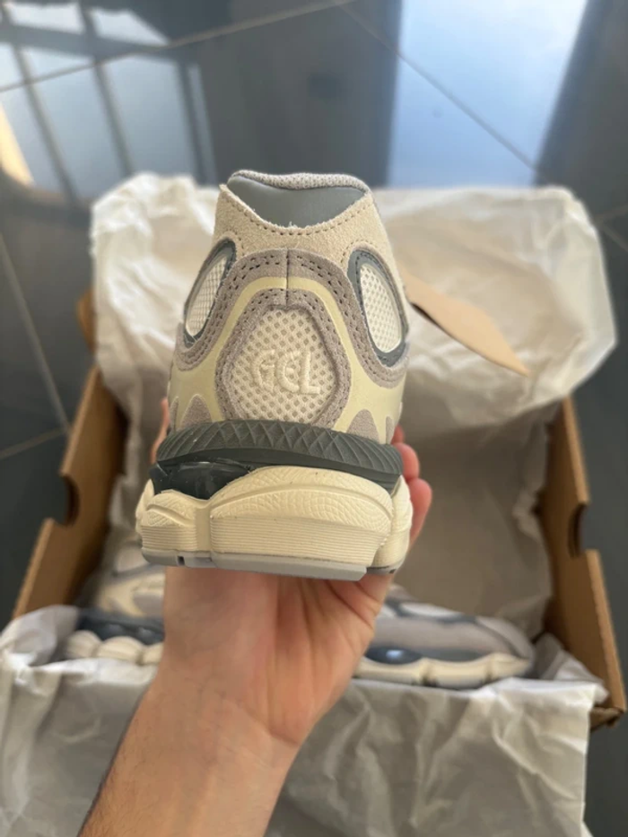 Asics Gel NYC Crème / Oyster Grey Blanc -40 - photo numéro 4