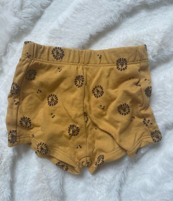 Ensemble short, T-shirt trois mois