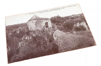 Carte postale ancienne Angles-sur-L' Anglin (Vienne) La Chapelle du Château féodal