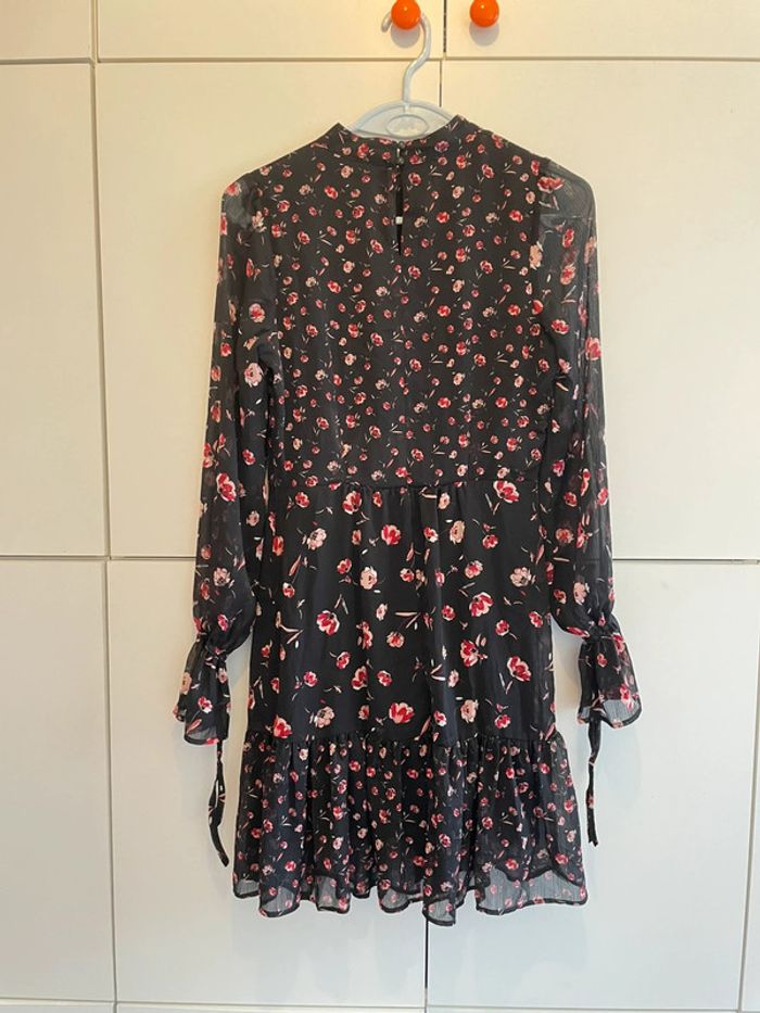 Robe mi-longue noire fleurie taille S Orsay - photo numéro 2