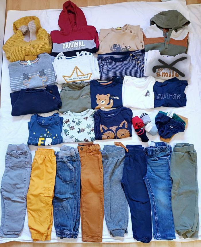 Lot de vêtements taille 24 mois