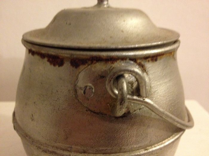 Ancien petit sceau gris argenté avec anse et couvercle pour décoration ou autre - photo numéro 2