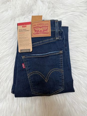 Jean Levi’s Mile High Super Skinny – Taille 27/32 – Bleu moyen – Neuf avec étiquette