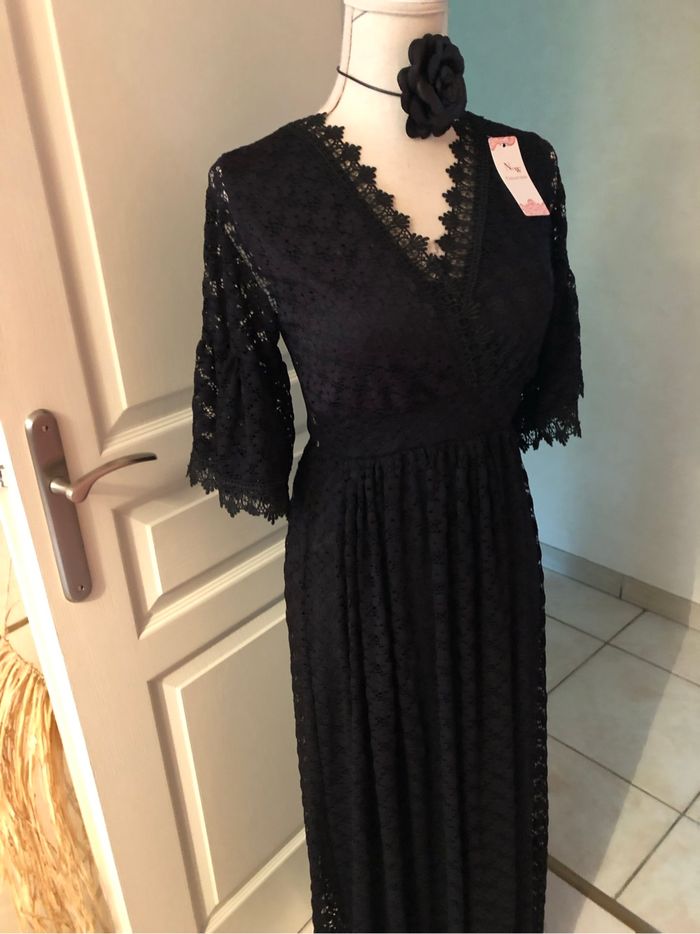 Magnifique robe dentelle neuve - photo numéro 2