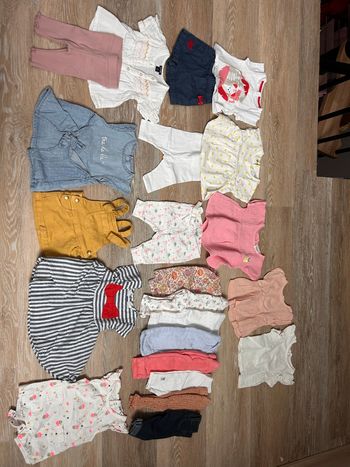 Lots de vêtements 1mois filles 🌸