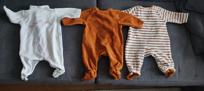 Lot de grenouillère /pyjama/body - photo numéro 7