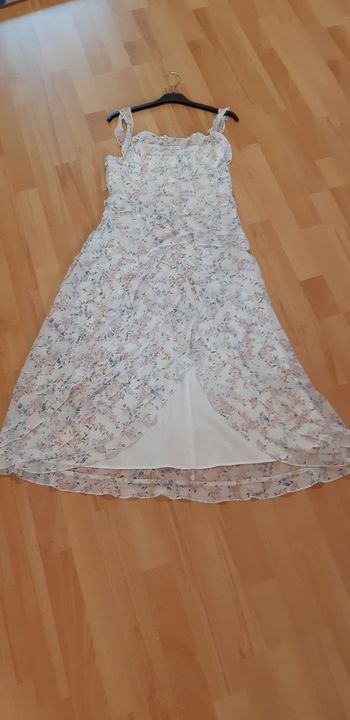Robe fluide à fleurs taille M neuve