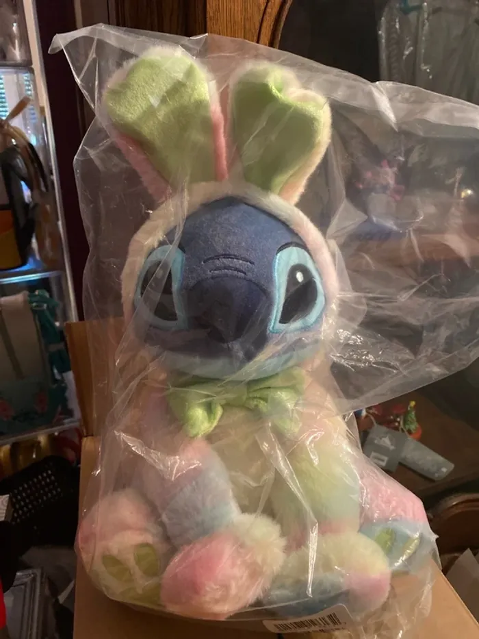 Peluche Stitch Pâques 2025