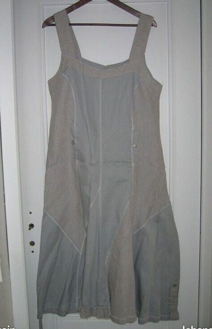 Robe "Emma Pernelle" gris clair en TBE - Taille 46