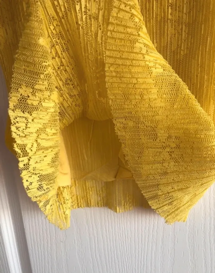 Débardeur jaune - photo numéro 3