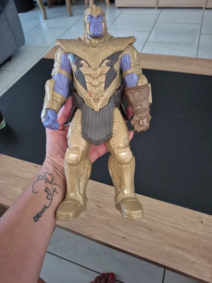 Figurine marvel thanos