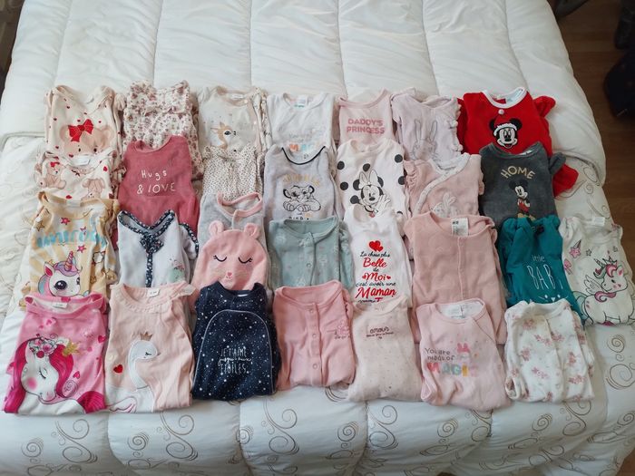 Lot vêtements bébé fille