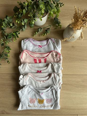 Lot de 5 bodies ML 18 mois