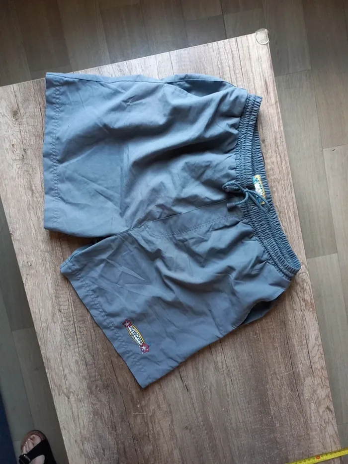 Short homme T. 42 - photo numéro 10