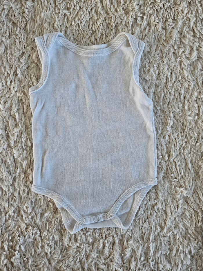 Lot 5 bodies sans manche 1 mois - photo numéro 5