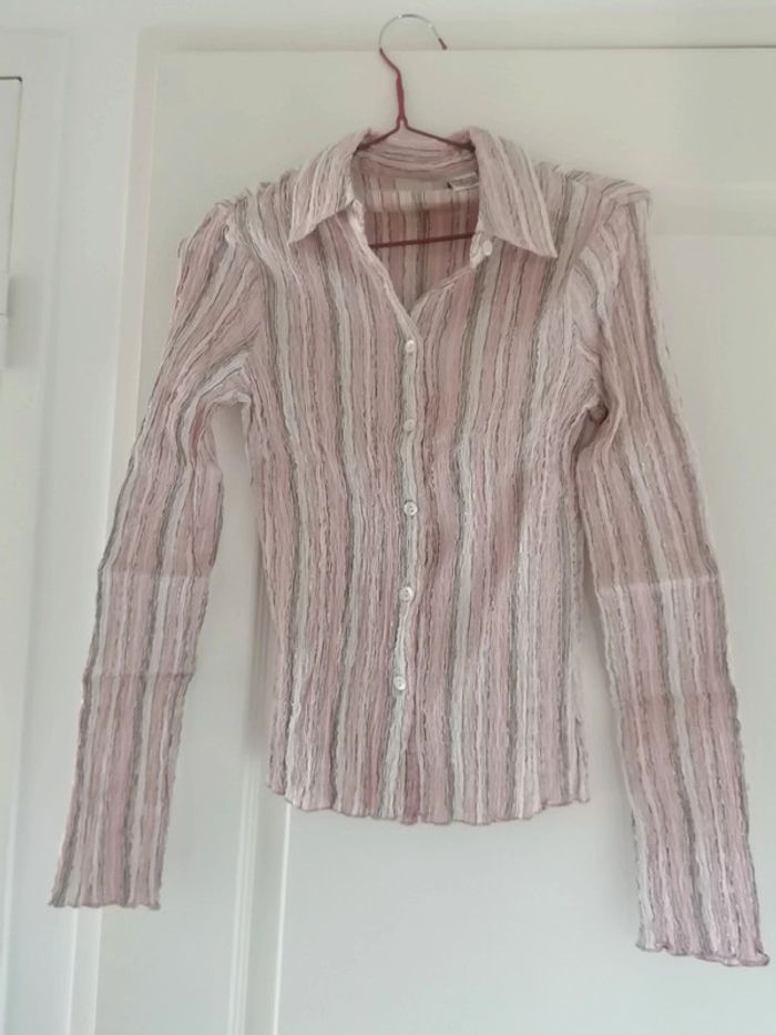 Chemise manches 3 /4 taille 40 portée une ou 2 fois comme neuve