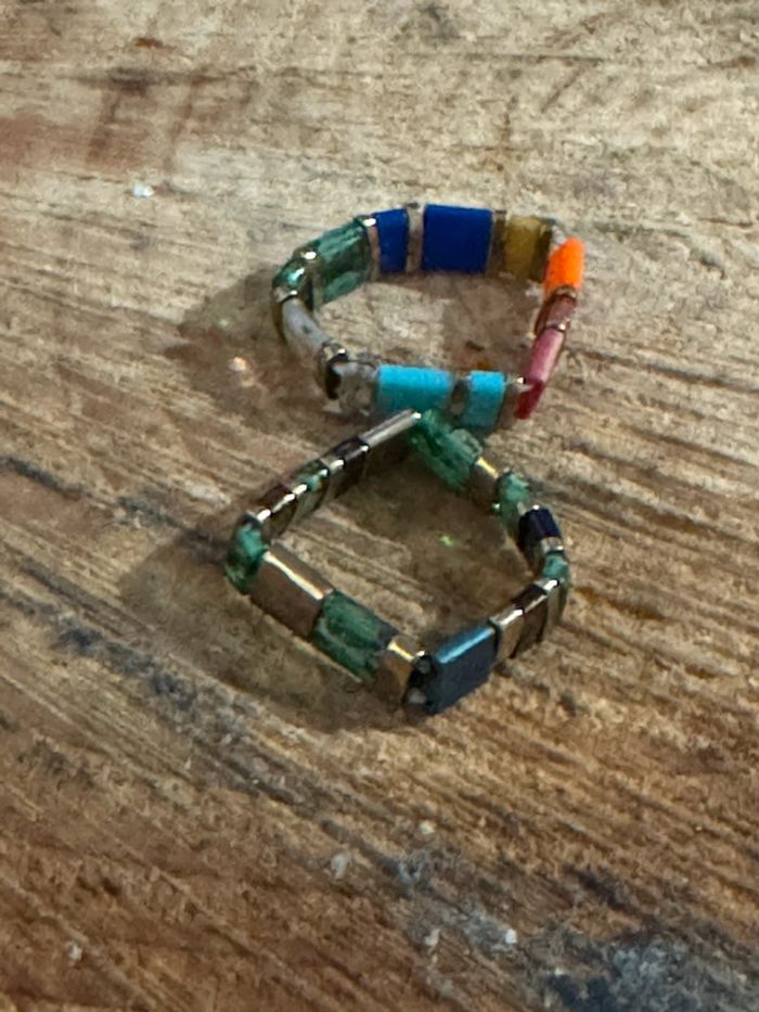 Lot de 2 bagues pierres carrées naturelles réglables