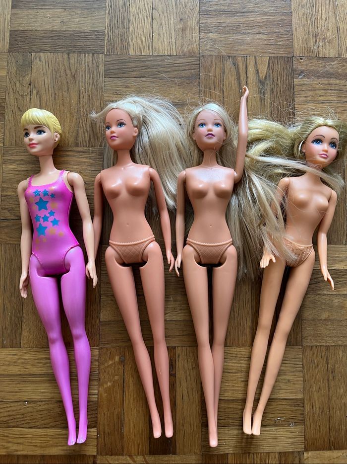 Lot de 4 Barbie - photo numéro 2