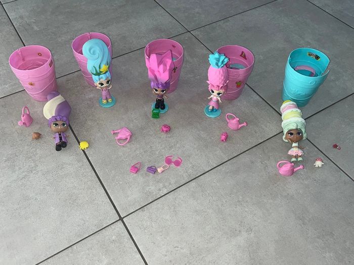 Lot de 5 figurine poupées Blume