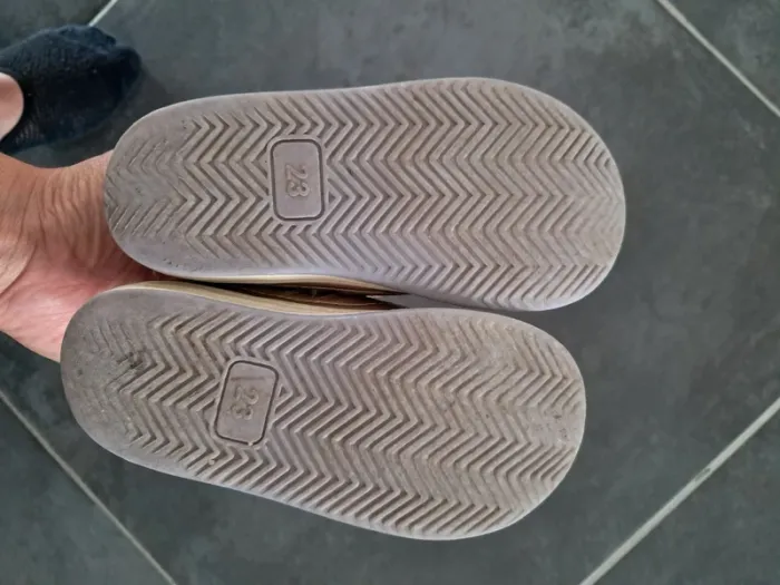 Chaussures T.23 - photo numéro 3