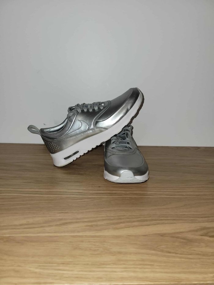 ✨ Nike Air Max argentées – Taille 39 (US 8 / UK 5.5