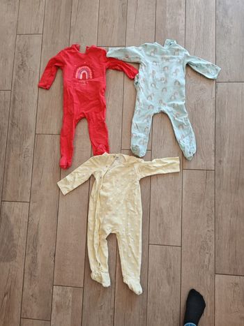 Lot de 3 pyjamas fin 24 mois