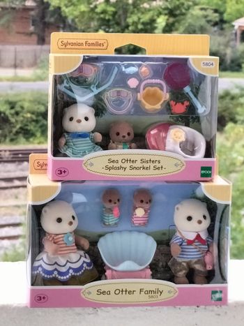 Sylvanian famille la famille loutre des mers et les sœurs loutre des mers
