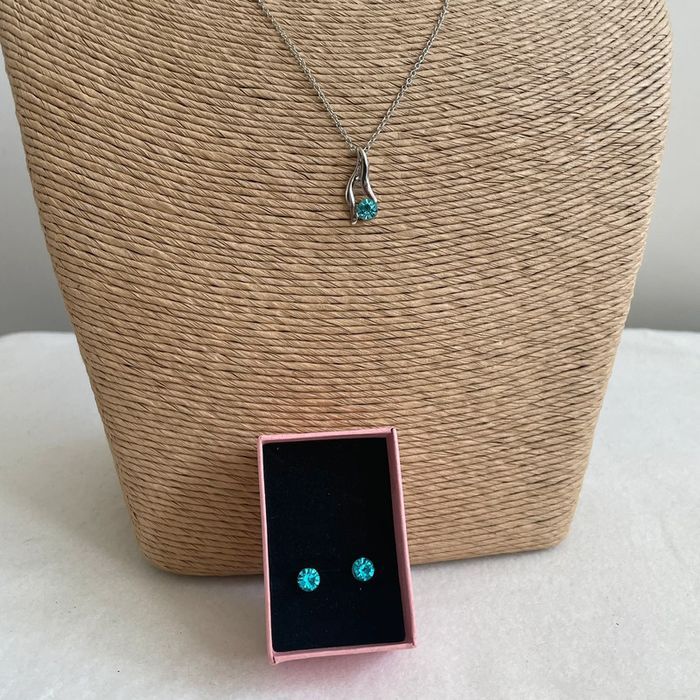 🚨 idée cadeau  🚨 parure de bijoux neuve avec écrin - photo numéro 13