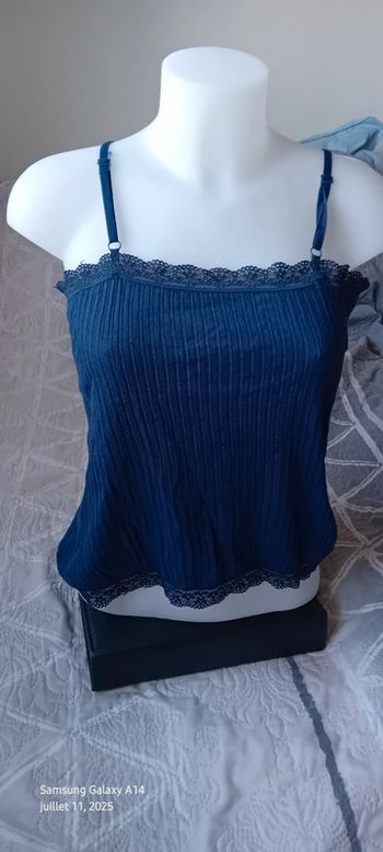 Top fines bretelles maille côtelée ajourée  avec dentelle  marine femme XL