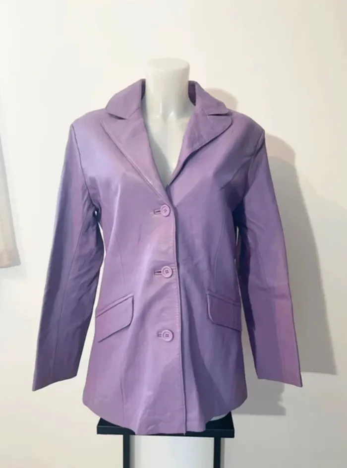 Veste en cuir lilas