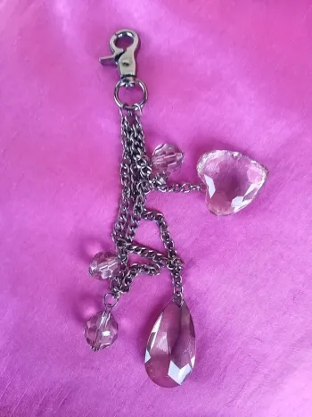 Porte clef /breloque sac argenté et coeur