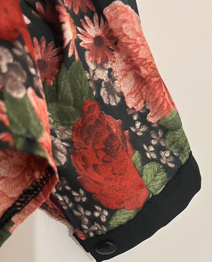 Chemise fluide satinée a fleurs Taille 38 - photo numéro 10