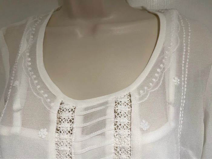 Tunique blanc cassé crème dentelles bohème, avec Top, incorporé Naf Naf taille 36 - photo numéro 7