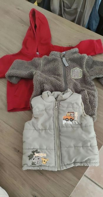 Lot vestes/manteaux bébé 6 mois