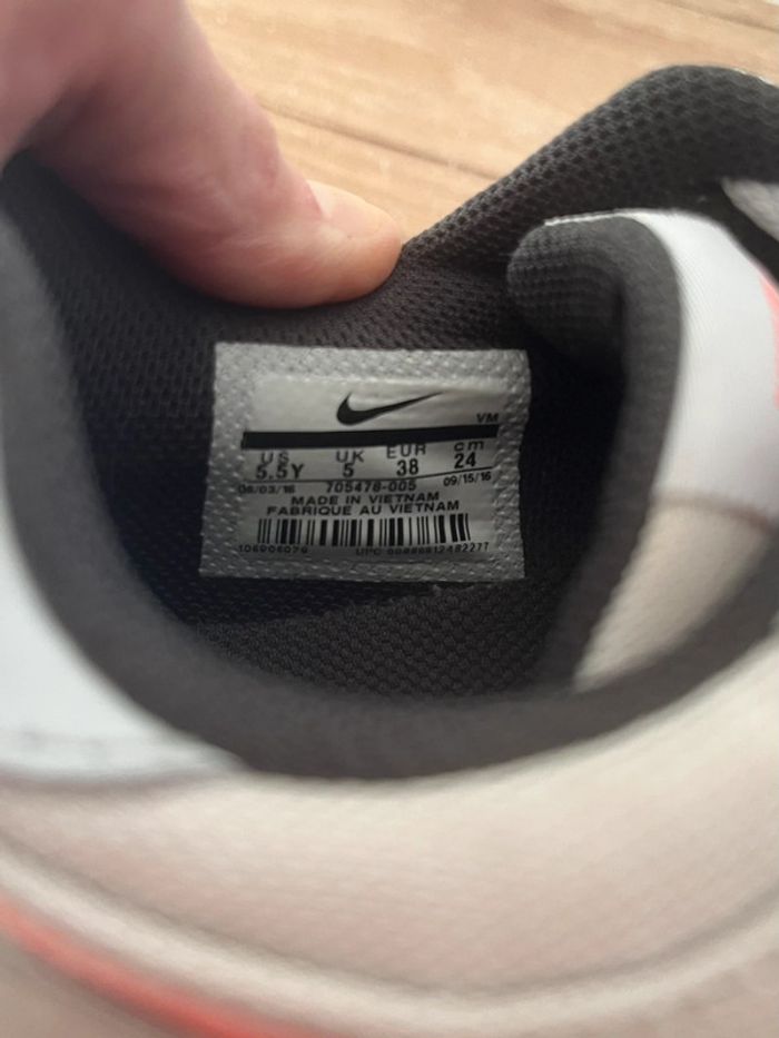 Baskets Nike pointure 38 - photo numéro 8