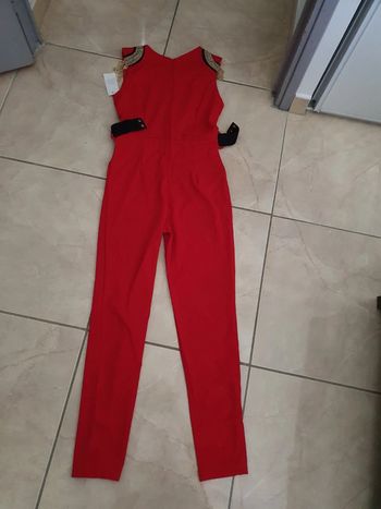 Combinaison rouge jamais porté
