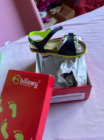 Sandales Billowy neuves avec étiquette pointure 29