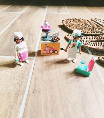🍨Playmobil lot figurines personnages vendeurs de glaces /glaciers et pâtissiers (MMS)