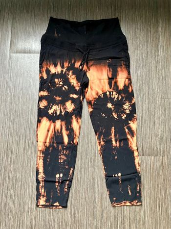 Upcycling - pantalon maternité léger psychédélique tie and dye
