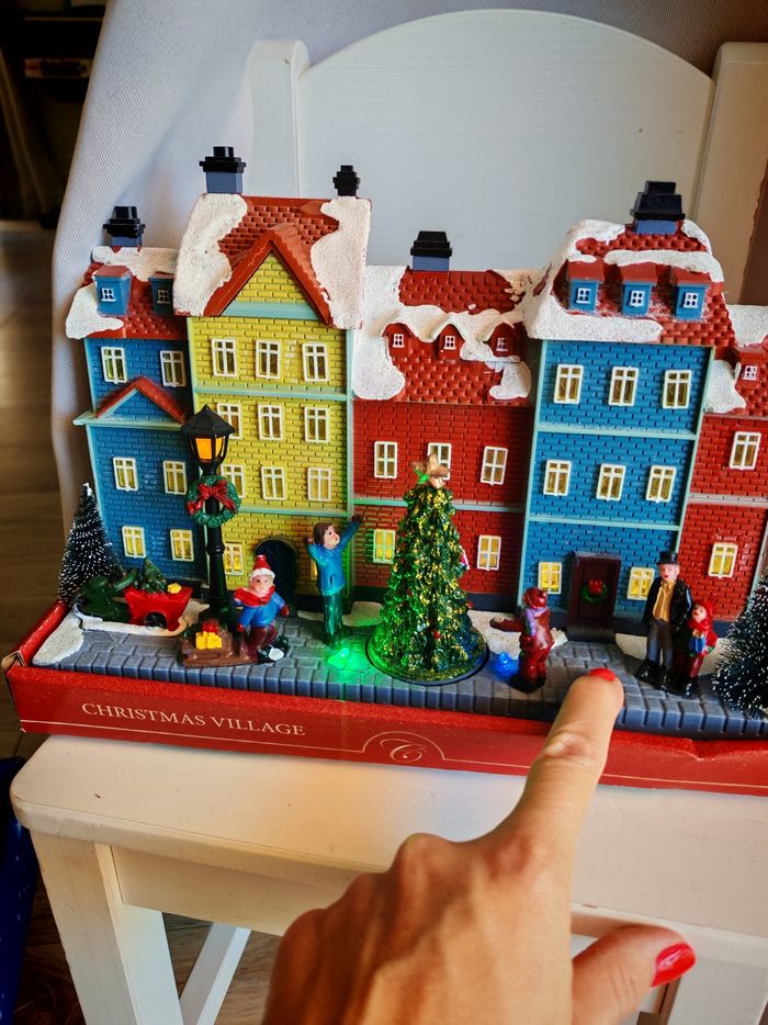 Village de noel lumineux et animé - photo numéro 5