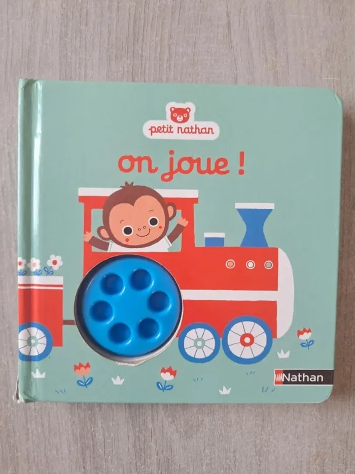 Livre bébé on joue Nathan